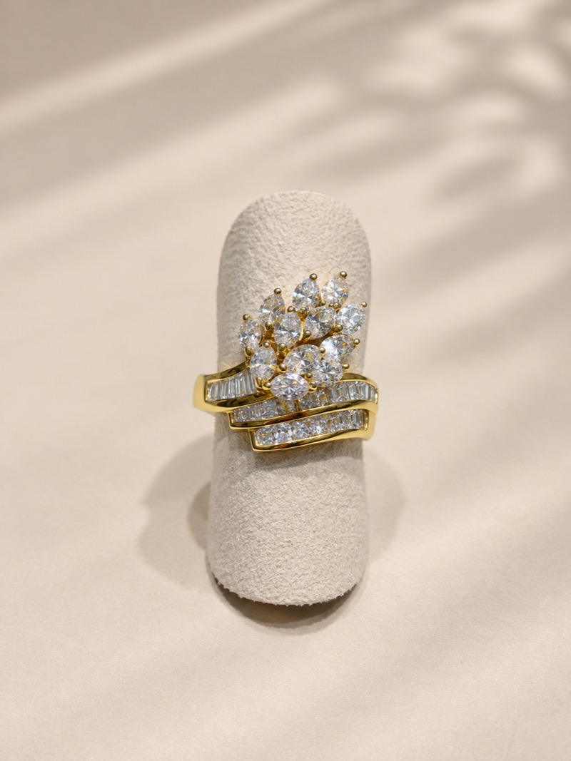 Bague gerbe en or jaune sertie de diamants ronds, marquises et baguettes
